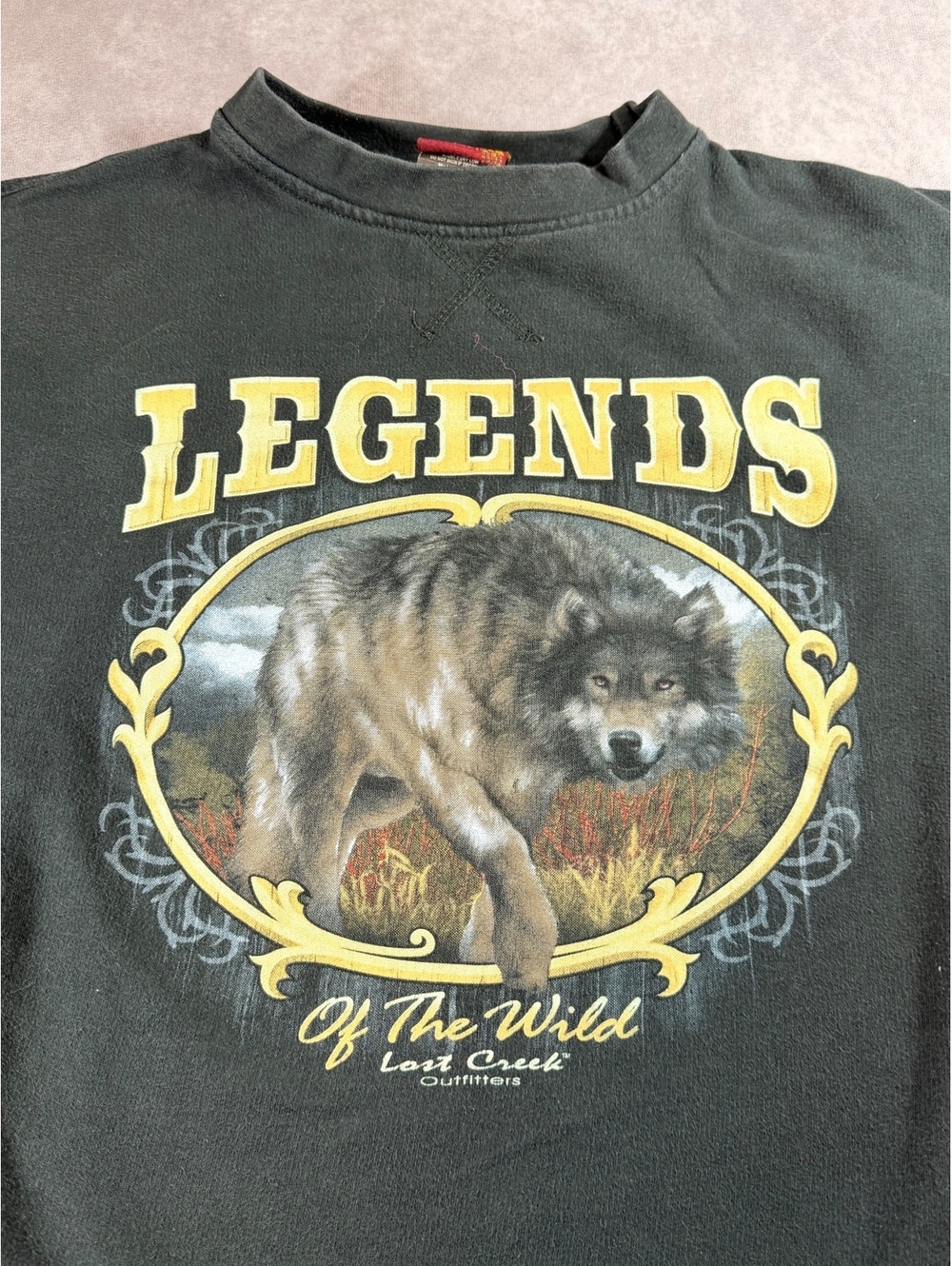 Lost Creek Legends of the Wild Wolf Graphic Sweatshirt Medium - Picture 2 of 4